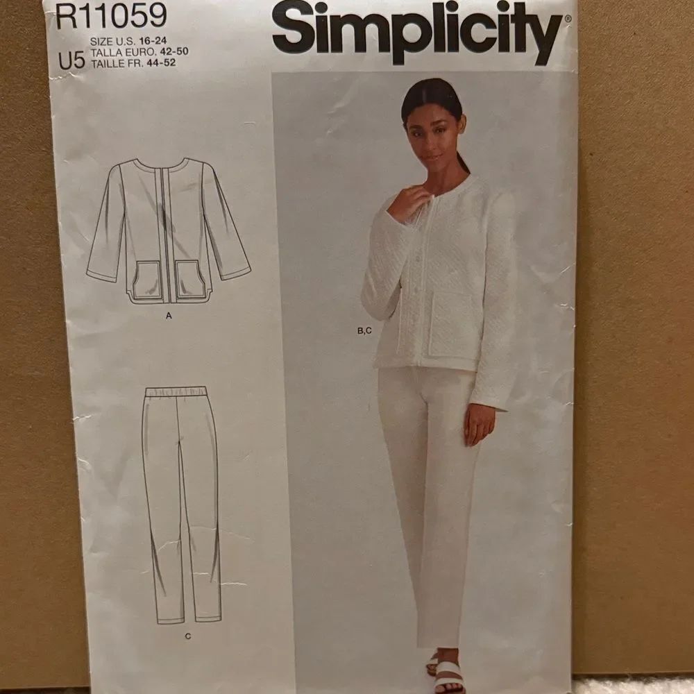 Simplicity plus size women's top and pants sewing pattern